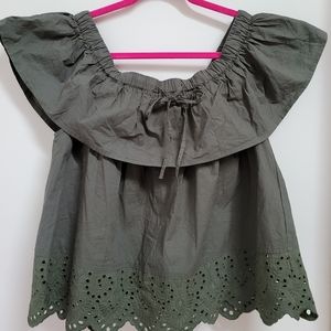 Romeo & Juliet Couture Off the Shoulder Too